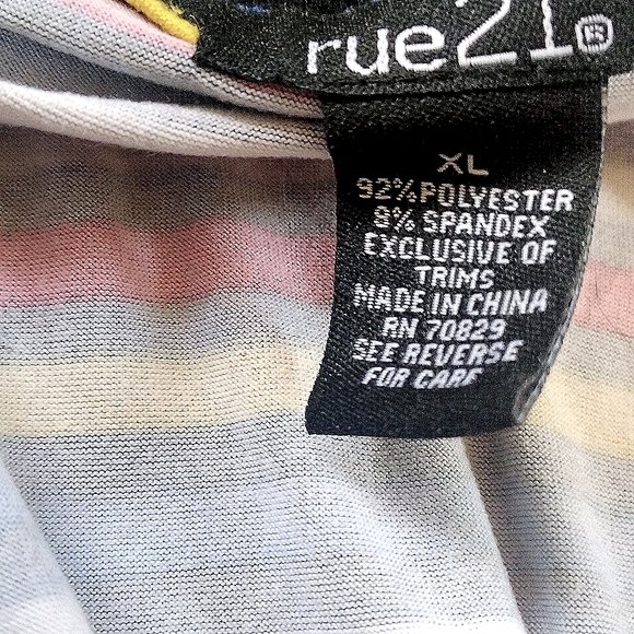 Striped Knot Crop Tee - Picture 5 of 7